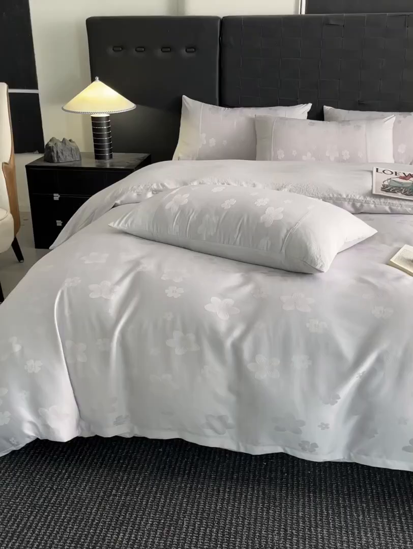 91家纺网 家纺一手货源 找家纺 你好美丽 2026新款柔软水洗棉立体浮雕提花四件套-繁花系列 繁花灰