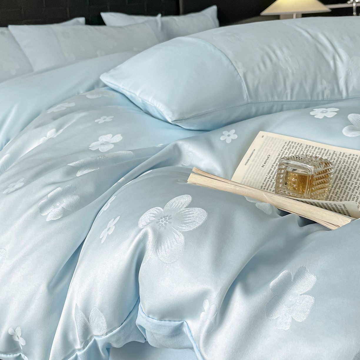 91家纺网 家纺一手货源 找家纺 你好美丽 2026新款柔软水洗棉立体浮雕提花四件套-繁花系列 繁花蓝