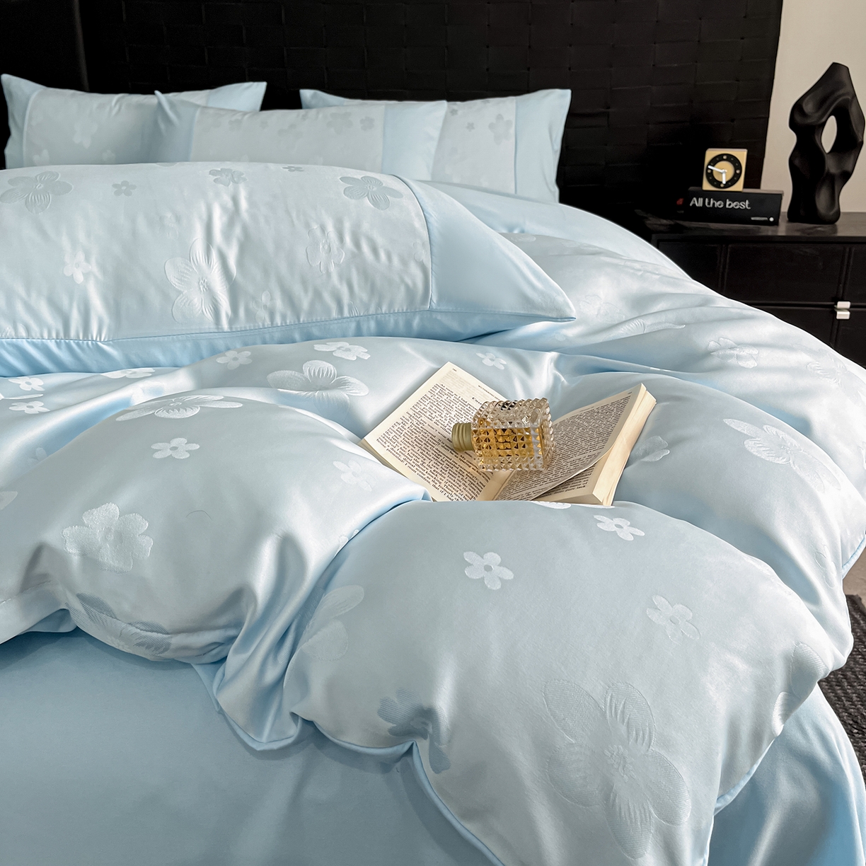 91家纺网 家纺一手货源 找家纺 你好美丽 2026新款柔软水洗棉立体浮雕提花四件套-繁花系列 繁花蓝