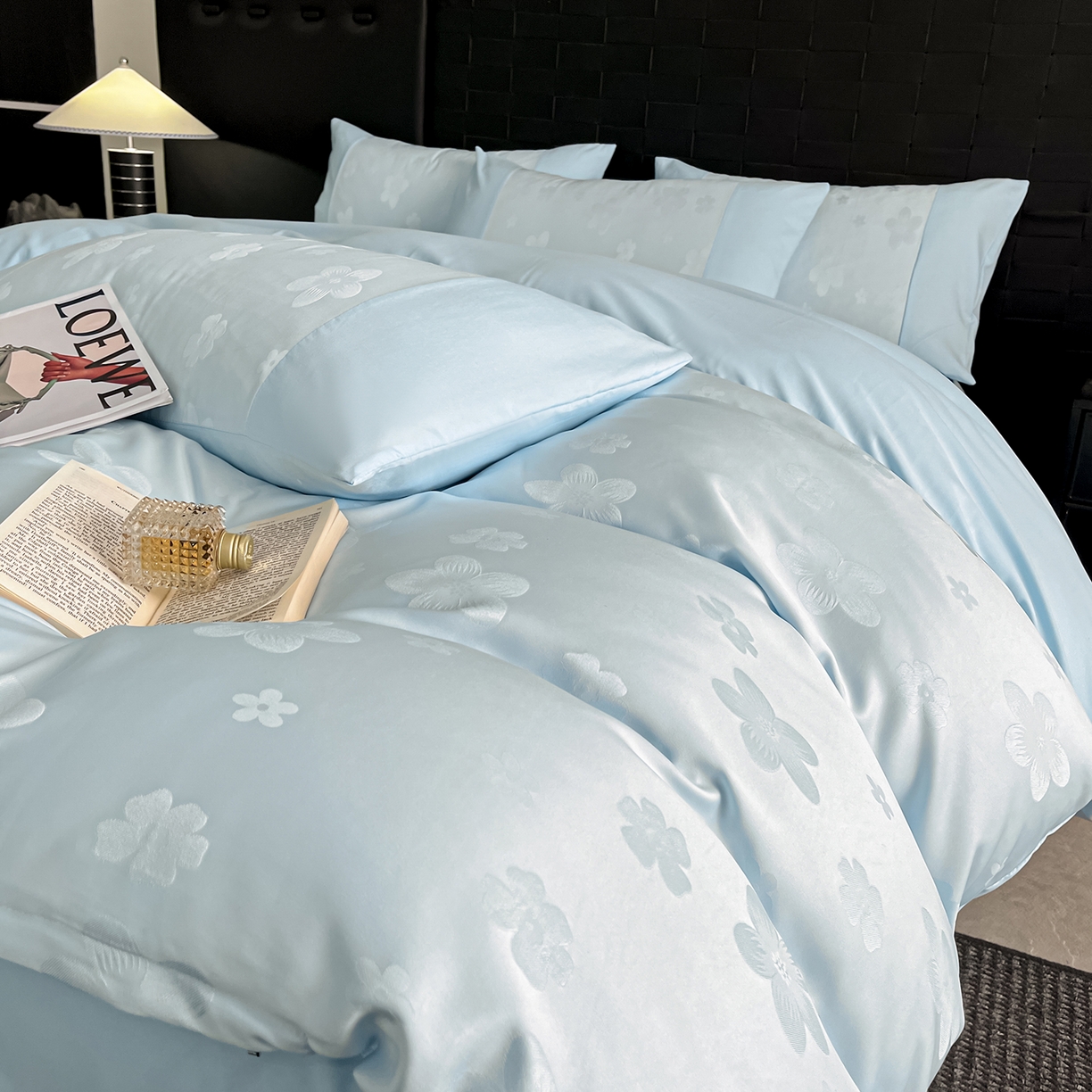 91家纺网 家纺一手货源 找家纺 你好美丽 2026新款柔软水洗棉立体浮雕提花四件套-繁花系列 繁花蓝