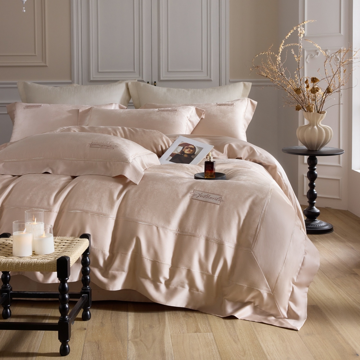 91家纺网 家纺一手货源 找家纺 （总）榻尚家居 2026春夏新款天丝棉银线提花轻奢款绣花工艺四件套-切尔茜【控价：498 （会员-20）】