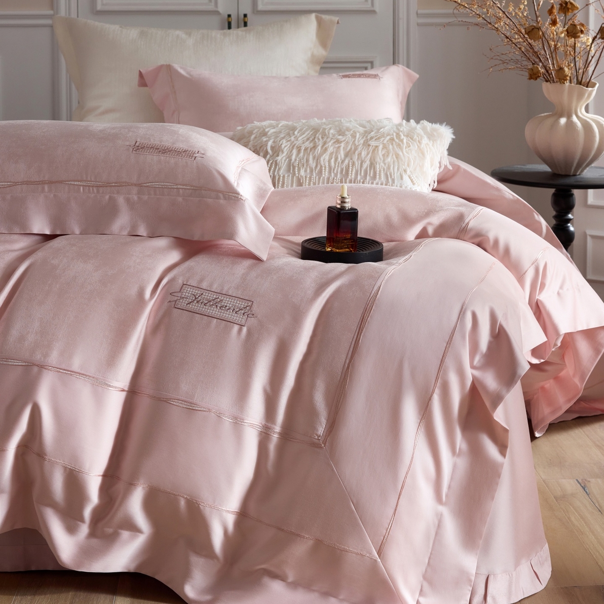 榻尚家居 2026春夏新款天丝棉银线提花轻奢款绣花工艺四件套-切尔茜【控价：498 （会员-20）】 切尔茜-粉