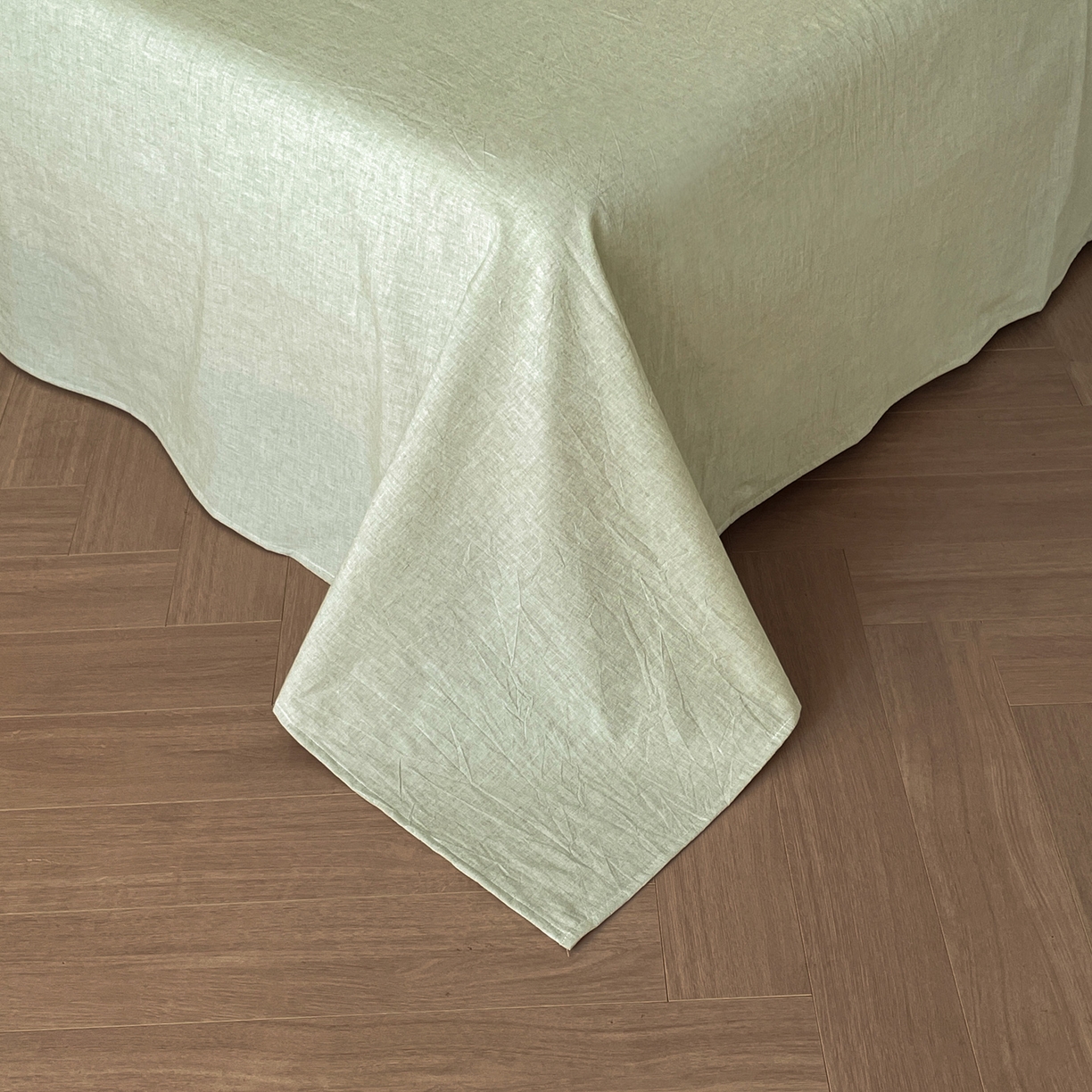 91家纺网 家纺一手货源 找家纺 莱登卡奴 2026新款A类棉麻数码印花25%麻75%棉法式复古花边四件套 茶间萌兔绿