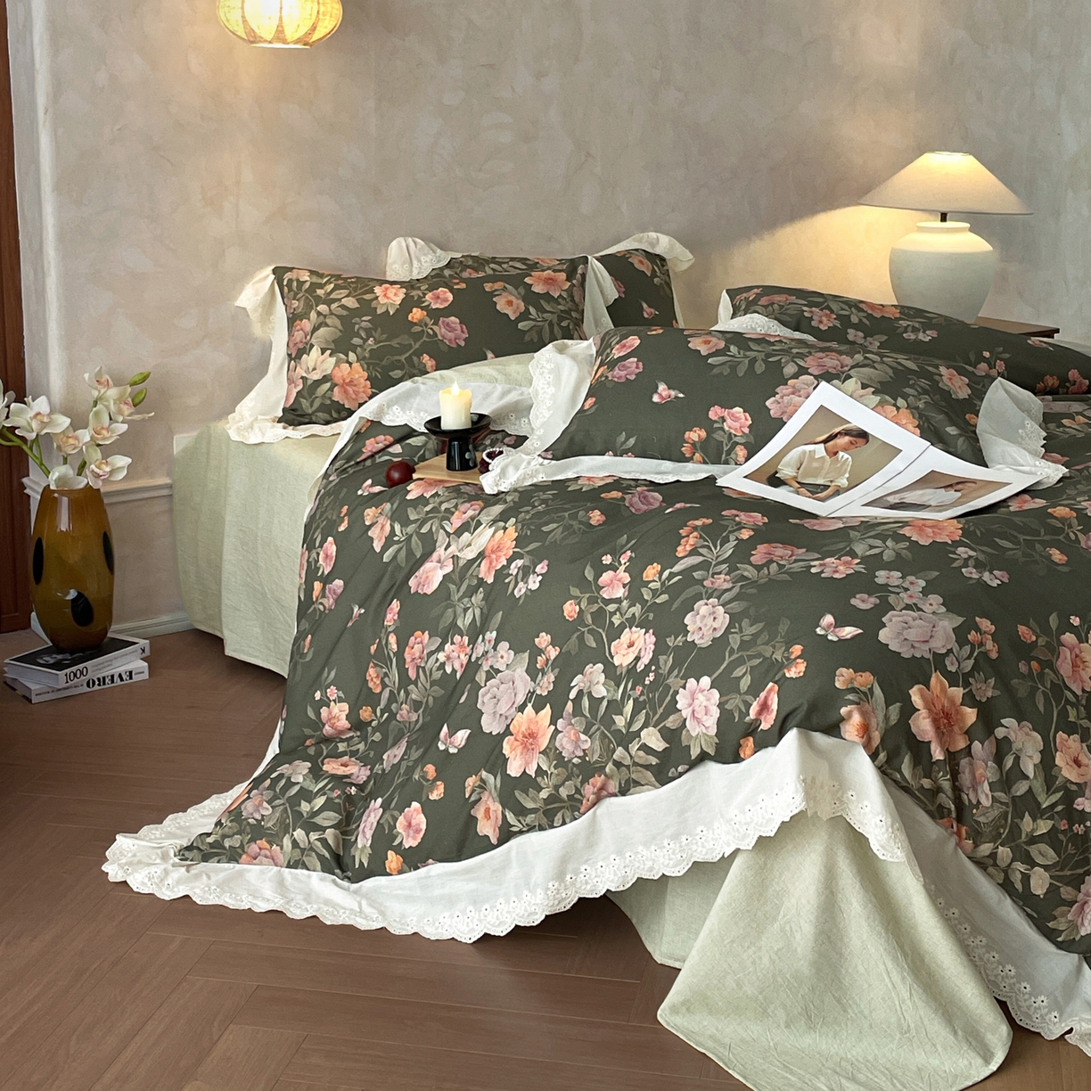 91家纺网 家纺一手货源 找家纺 莱登卡奴 2026新款A类棉麻数码印花25%麻75%棉法式复古花边四件套 风吟花叙绿