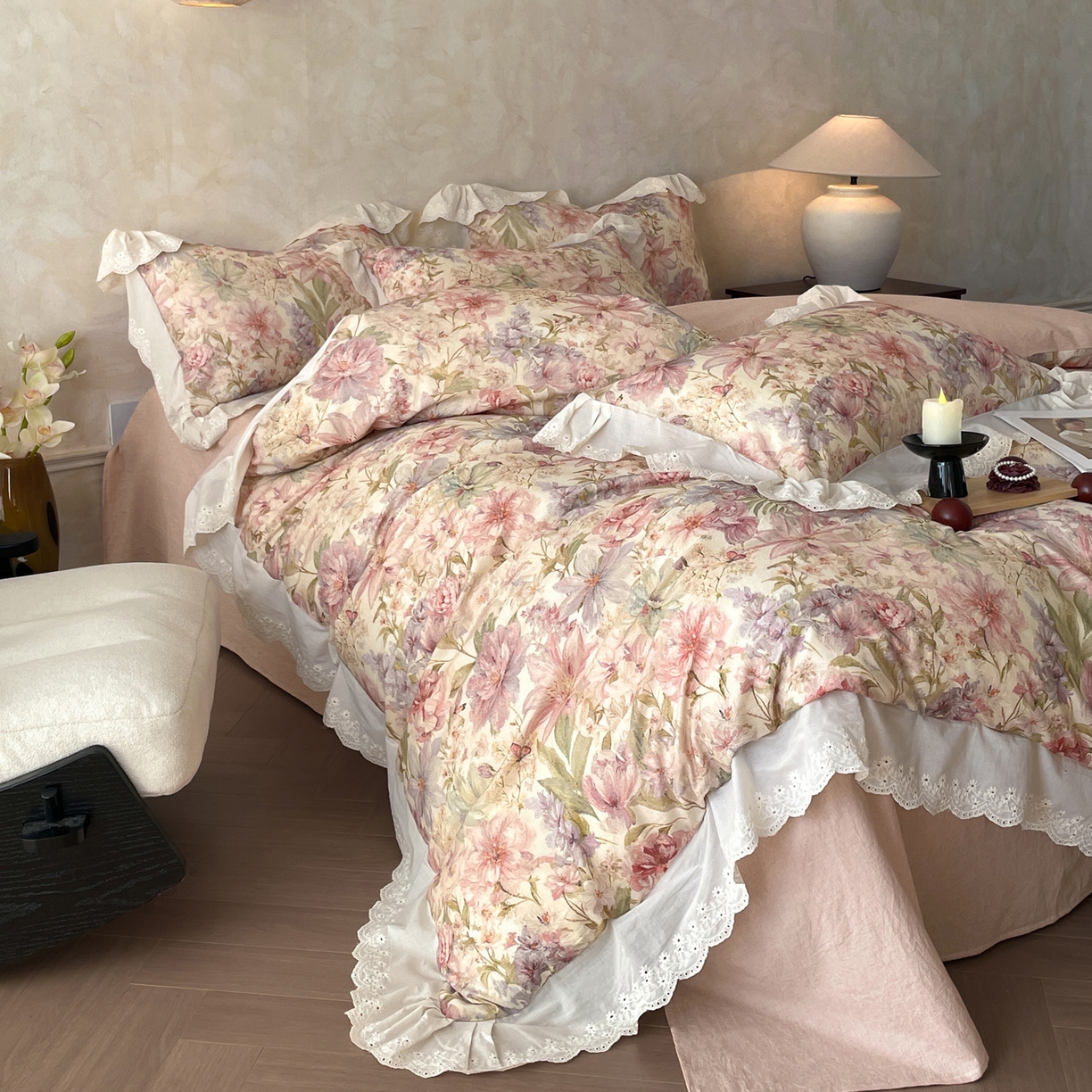 91家纺网 家纺一手货源 找家纺 莱登卡奴 2026新款A类棉麻数码印花25%麻75%棉法式复古花边四件套 幻彩雅韵粉