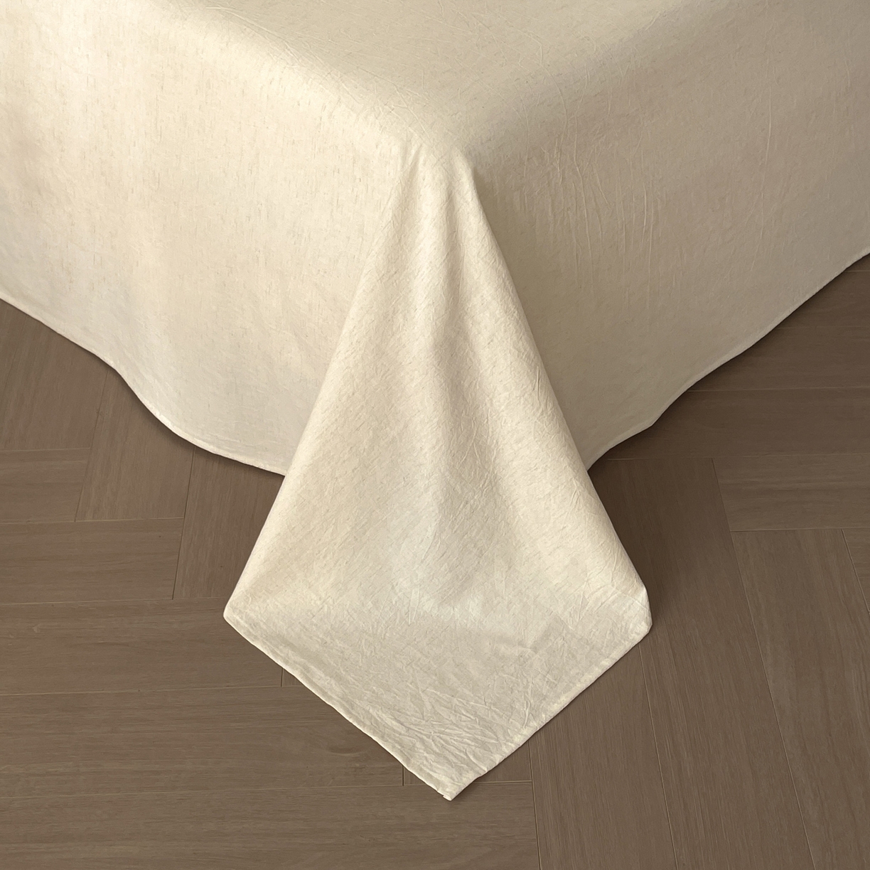 91家纺网 家纺一手货源 找家纺 莱登卡奴 2026新款A类棉麻数码印花25%麻75%棉法式复古花边四件套 雀语花枝