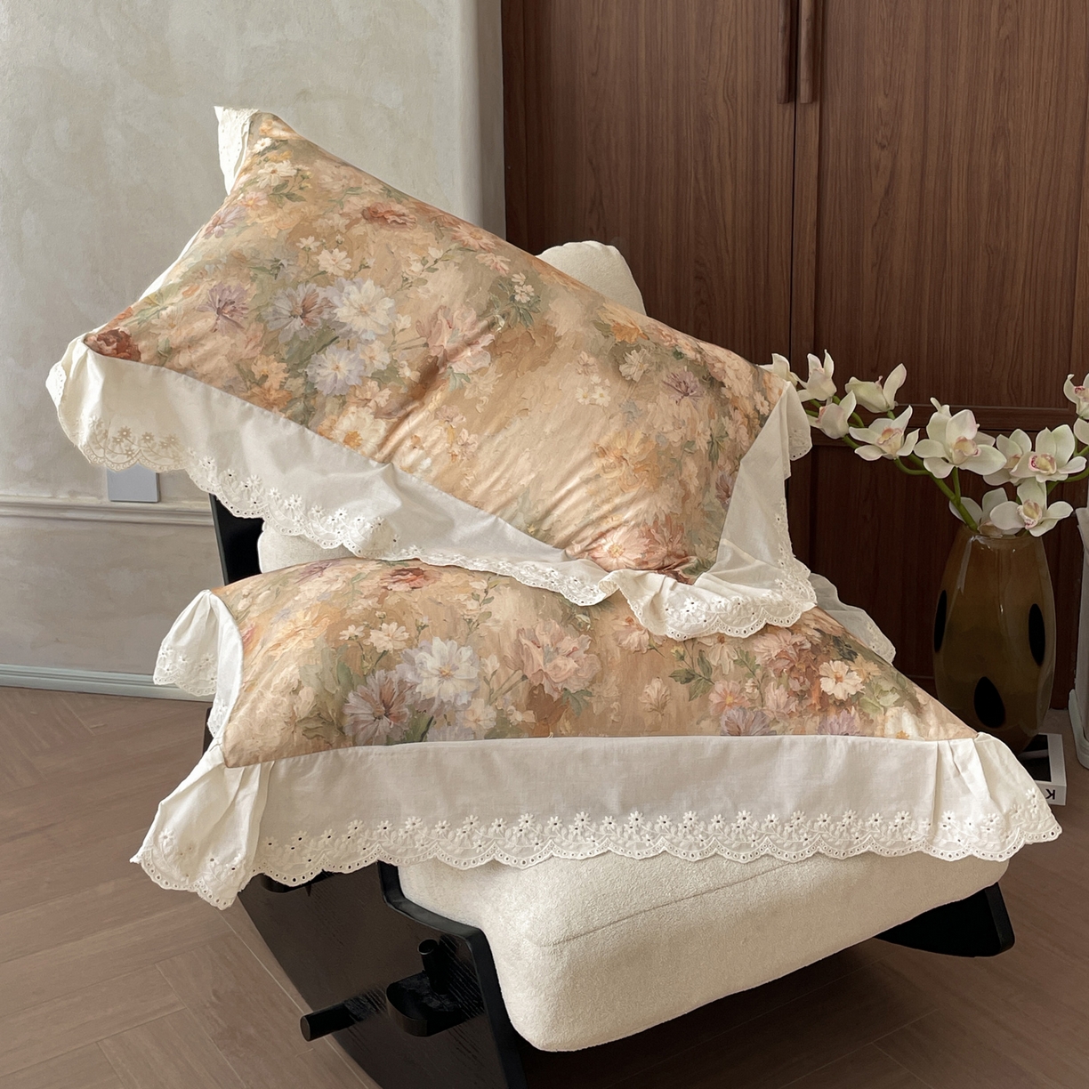 91家纺网 家纺一手货源 找家纺 莱登卡奴 2026新款A类棉麻数码印花25%麻75%棉法式复古花边四件套 雅绯韵咖