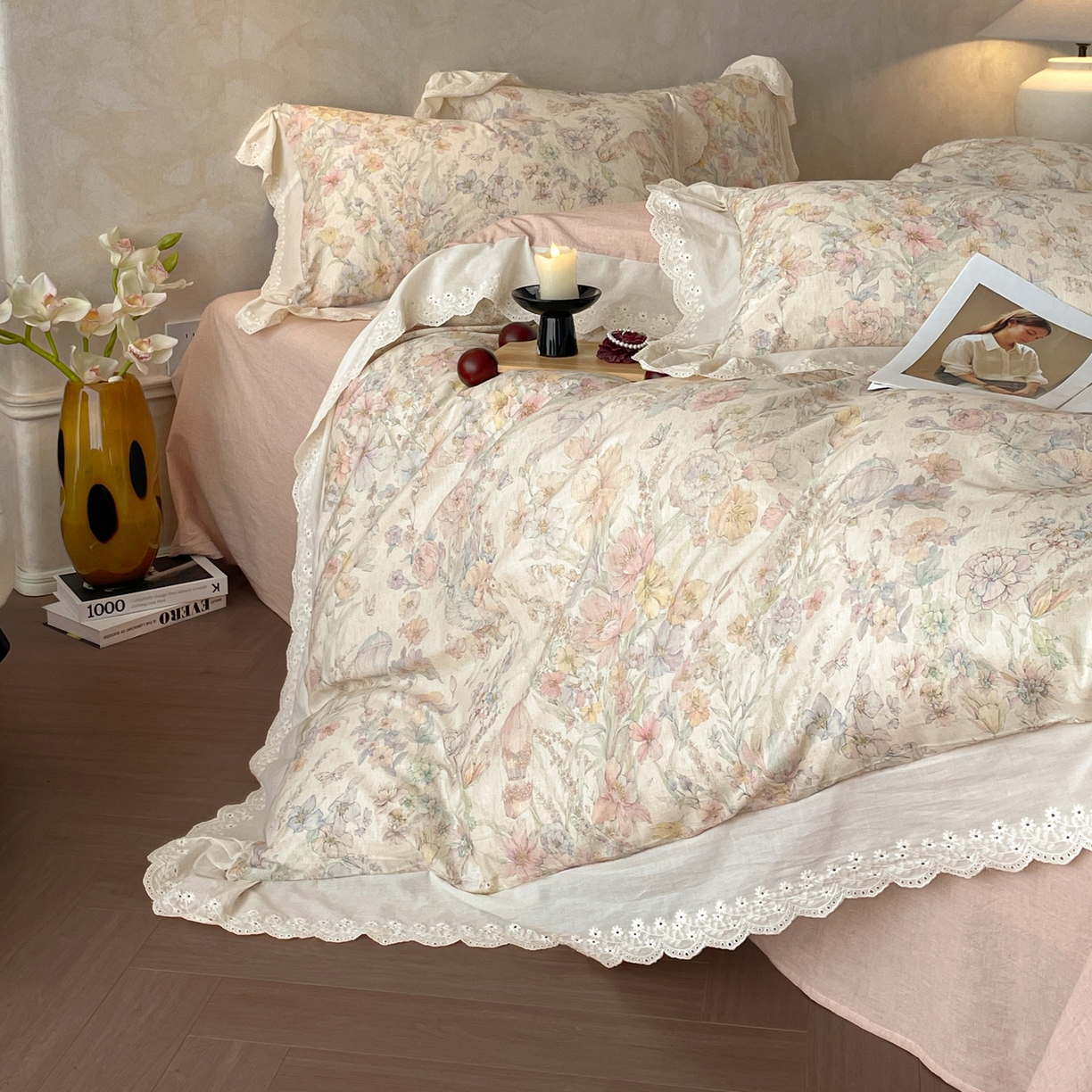 91家纺网 家纺一手货源 找家纺 莱登卡奴 2026新款A类棉麻数码印花25%麻75%棉法式复古花边四件套 紫鸢粉