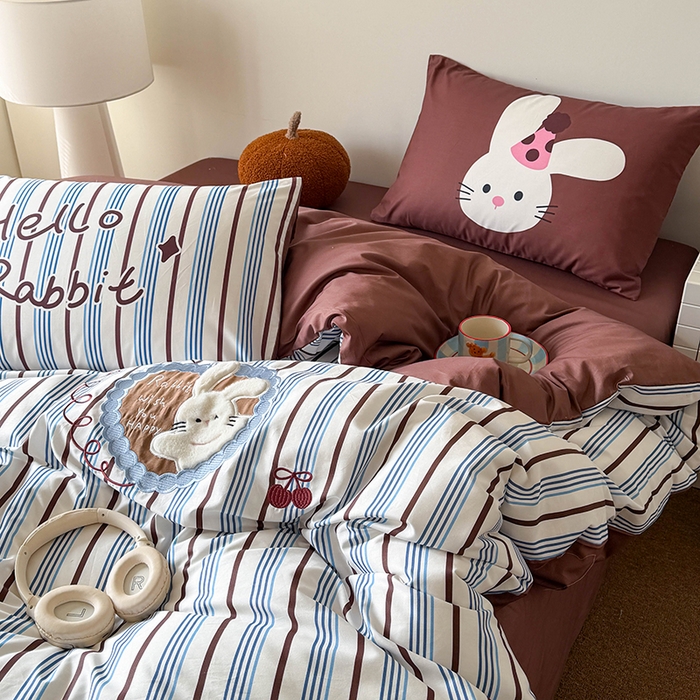 91家纺网 家纺一手货源 找家纺 HL原创 2026春夏新款全棉纯棉13372活性数码贴布绣四件套 爱心兔