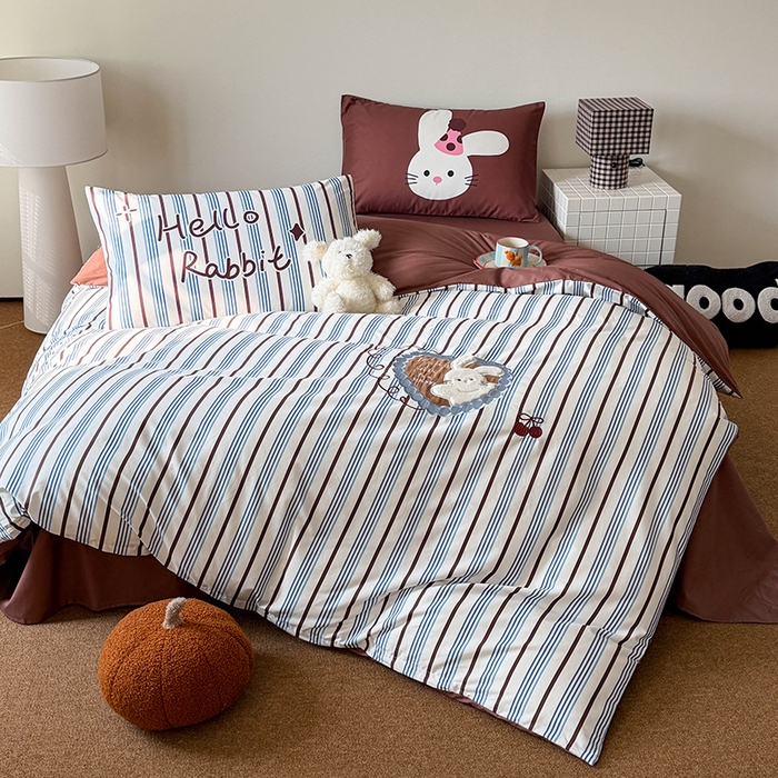 91家纺网 家纺一手货源 找家纺 HL原创 2026春夏新款全棉纯棉13372活性数码贴布绣四件套 爱心兔