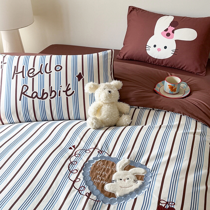 91家纺网 家纺一手货源 找家纺 HL原创 2026春夏新款全棉纯棉13372活性数码贴布绣四件套 爱心兔