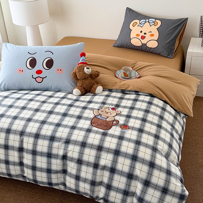 91家纺网 家纺一手货源 找家纺 HL原创 2026春夏新款全棉纯棉13372活性数码贴布绣四件套 茶杯熊