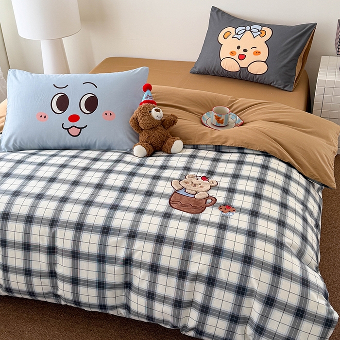 91家纺网 家纺一手货源 找家纺 HL原创 2026春夏新款全棉纯棉13372活性数码贴布绣四件套 茶杯熊