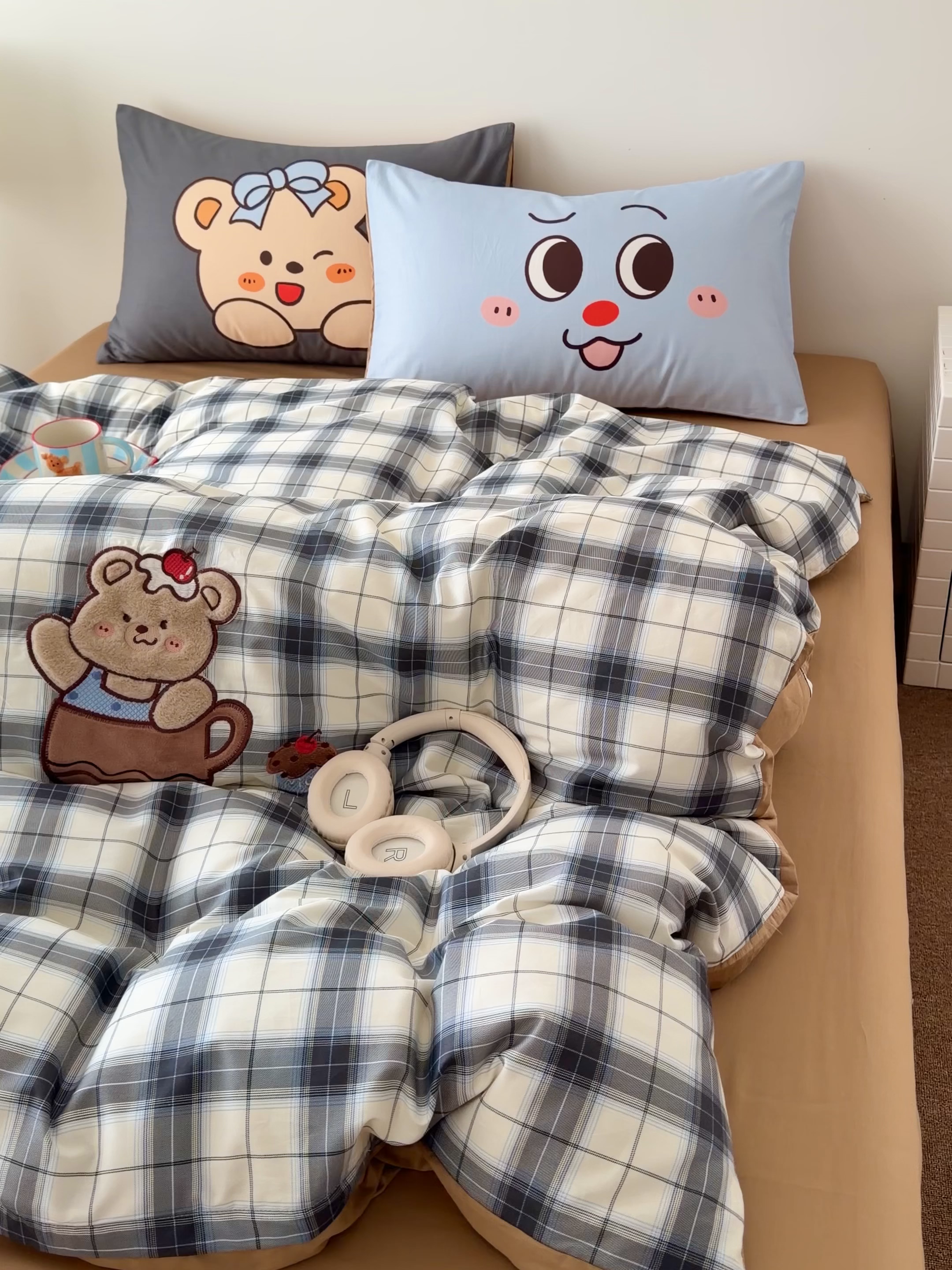 91家纺网 家纺一手货源 找家纺 HL原创 2026春夏新款全棉纯棉13372活性数码贴布绣四件套 茶杯熊