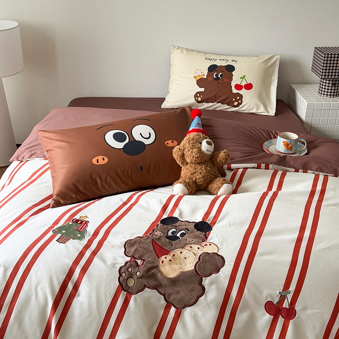 91家纺网 家纺一手货源 找家纺 HL原创 2026春夏新款全棉纯棉13372活性数码贴布绣四件套 巧克力饼干