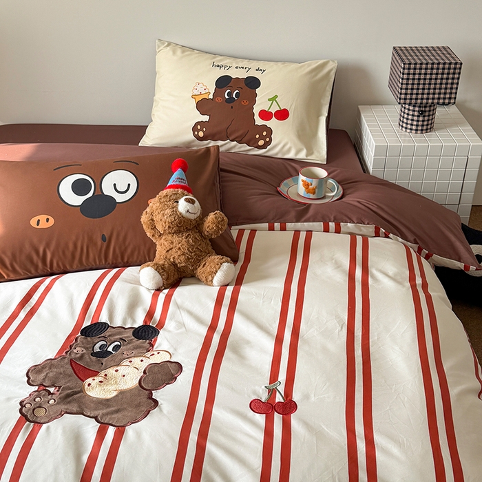 91家纺网 家纺一手货源 找家纺 HL原创 2026春夏新款全棉纯棉13372活性数码贴布绣四件套 巧克力饼干