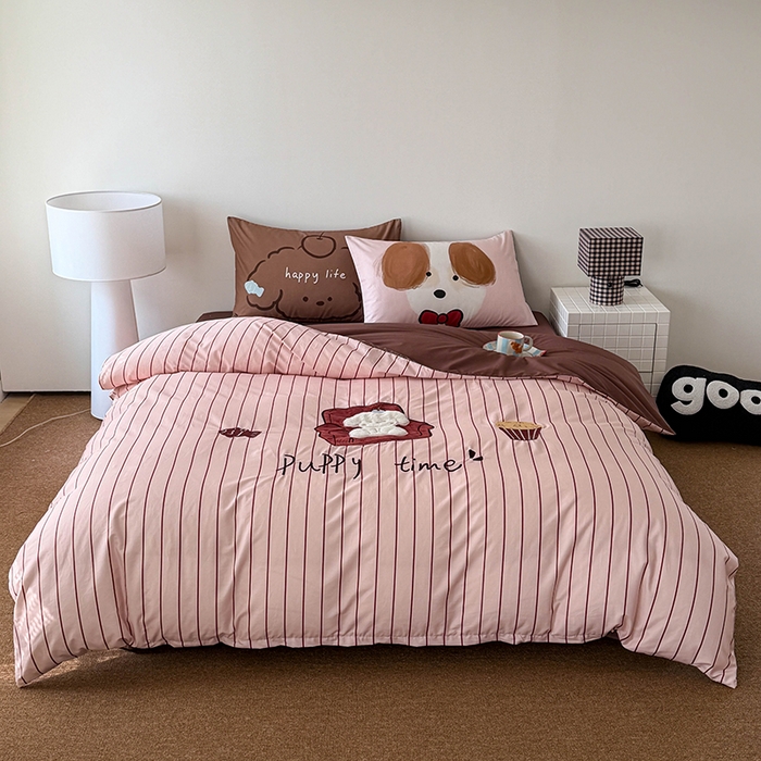 91家纺网 家纺一手货源 找家纺 HL原创 2026春夏新款全棉纯棉13372活性数码贴布绣四件套 沙发狗