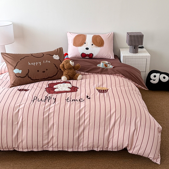 91家纺网 家纺一手货源 找家纺 HL原创 2026春夏新款全棉纯棉13372活性数码贴布绣四件套 沙发狗