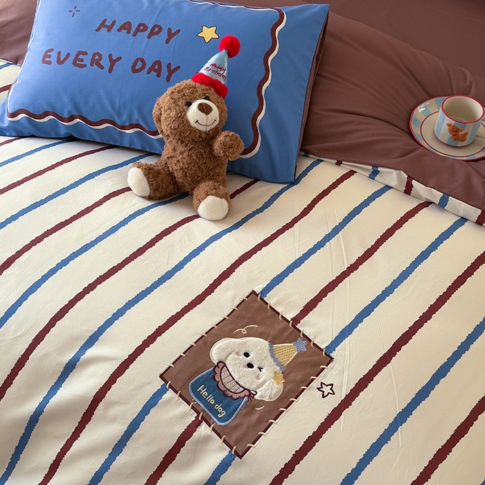 91家纺网 家纺一手货源 找家纺 HL原创 2026春夏新款全棉纯棉13372活性数码贴布绣四件套 英伦狗