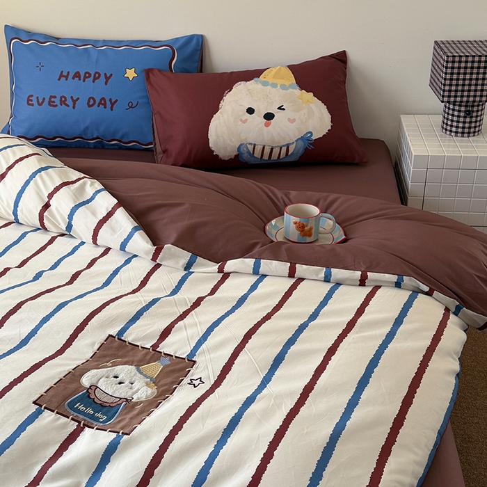 91家纺网 家纺一手货源 找家纺 HL原创 2026春夏新款全棉纯棉13372活性数码贴布绣四件套 英伦狗