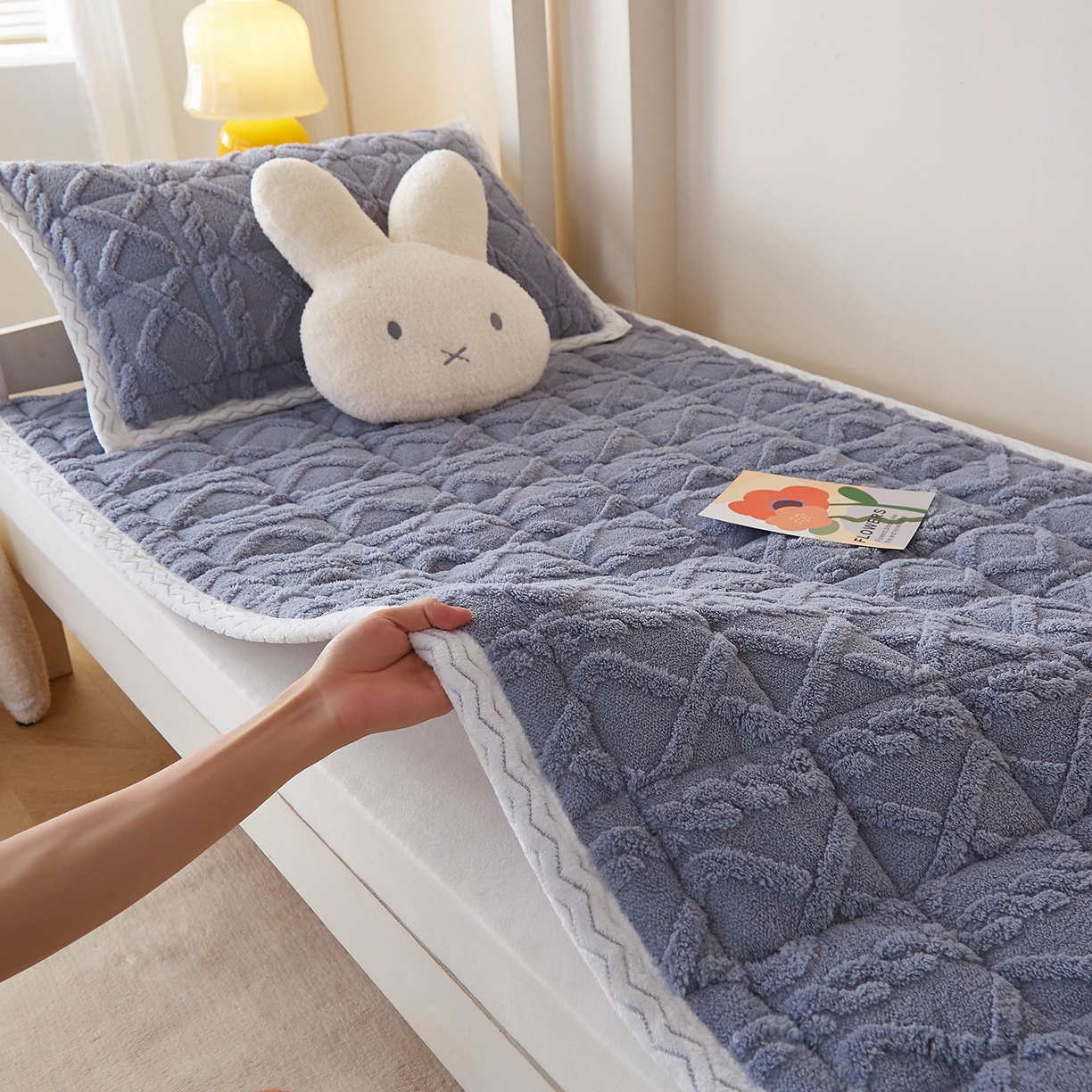 91家纺网 家纺一手货源 找家纺 （总）月茶家纺 2026新款塔芙绒无胶棉磨毛床护垫--学生款