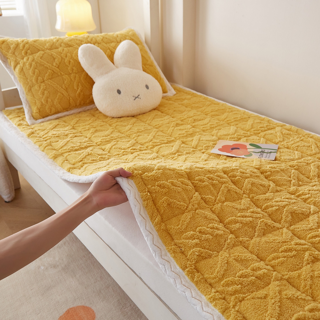 91家纺网 家纺一手货源 找家纺 （总）月茶家纺 2026新款塔芙绒无胶棉磨毛床护垫--学生款