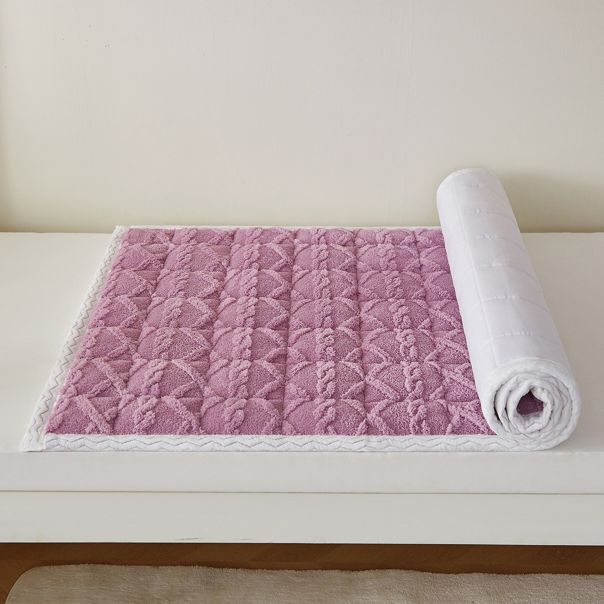 91家纺网 家纺一手货源 找家纺 （总）月茶家纺 2026新款塔芙绒无胶棉磨毛床护垫--学生款