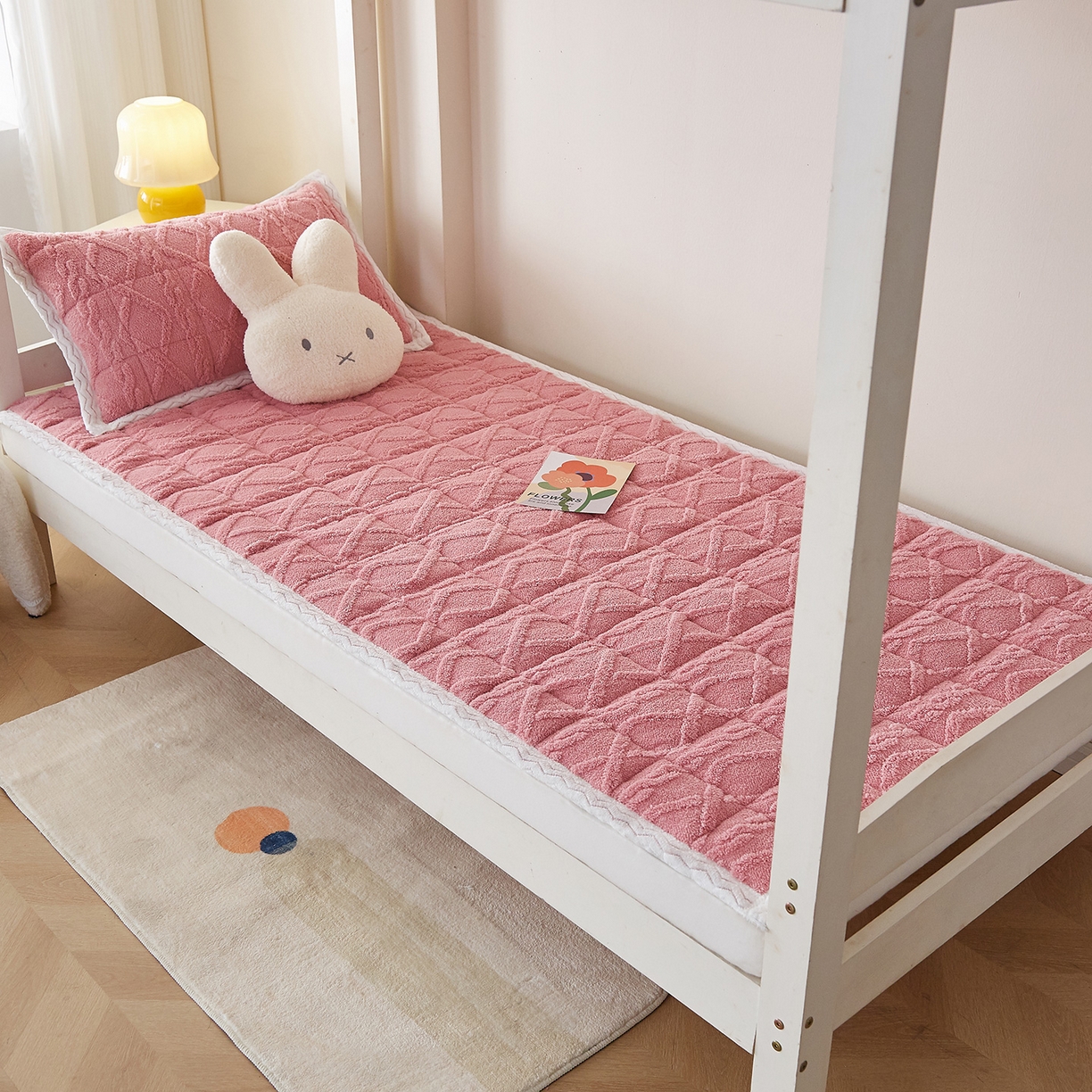 91家纺网 家纺一手货源 找家纺 月茶家纺 2026新款塔芙绒无胶棉磨毛床护垫--学生款 豆沙粉