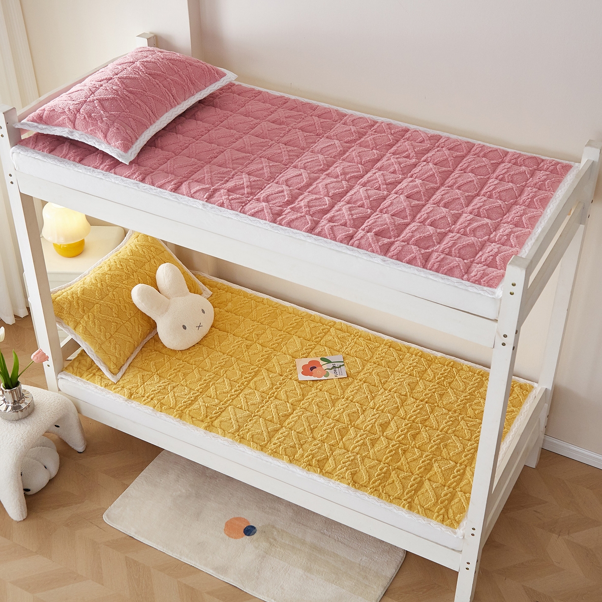 91家纺网 家纺一手货源 找家纺 月茶家纺 2026新款塔芙绒无胶棉磨毛床护垫--学生款 豆沙粉