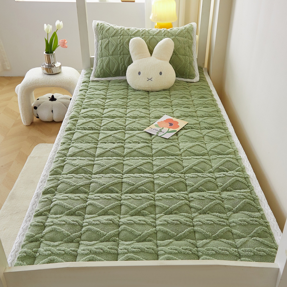 91家纺网 家纺一手货源 找家纺 月茶家纺 2026新款塔芙绒无胶棉磨毛床护垫--学生款 橄榄绿