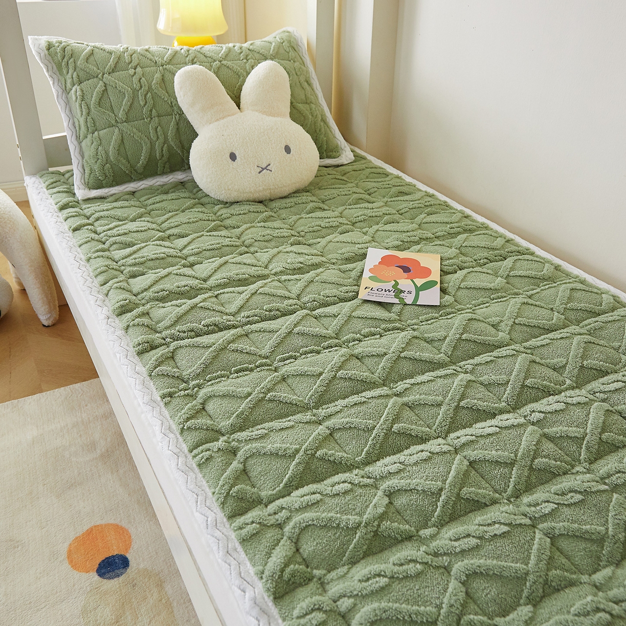 91家纺网 家纺一手货源 找家纺 月茶家纺 2026新款塔芙绒无胶棉磨毛床护垫--学生款 橄榄绿