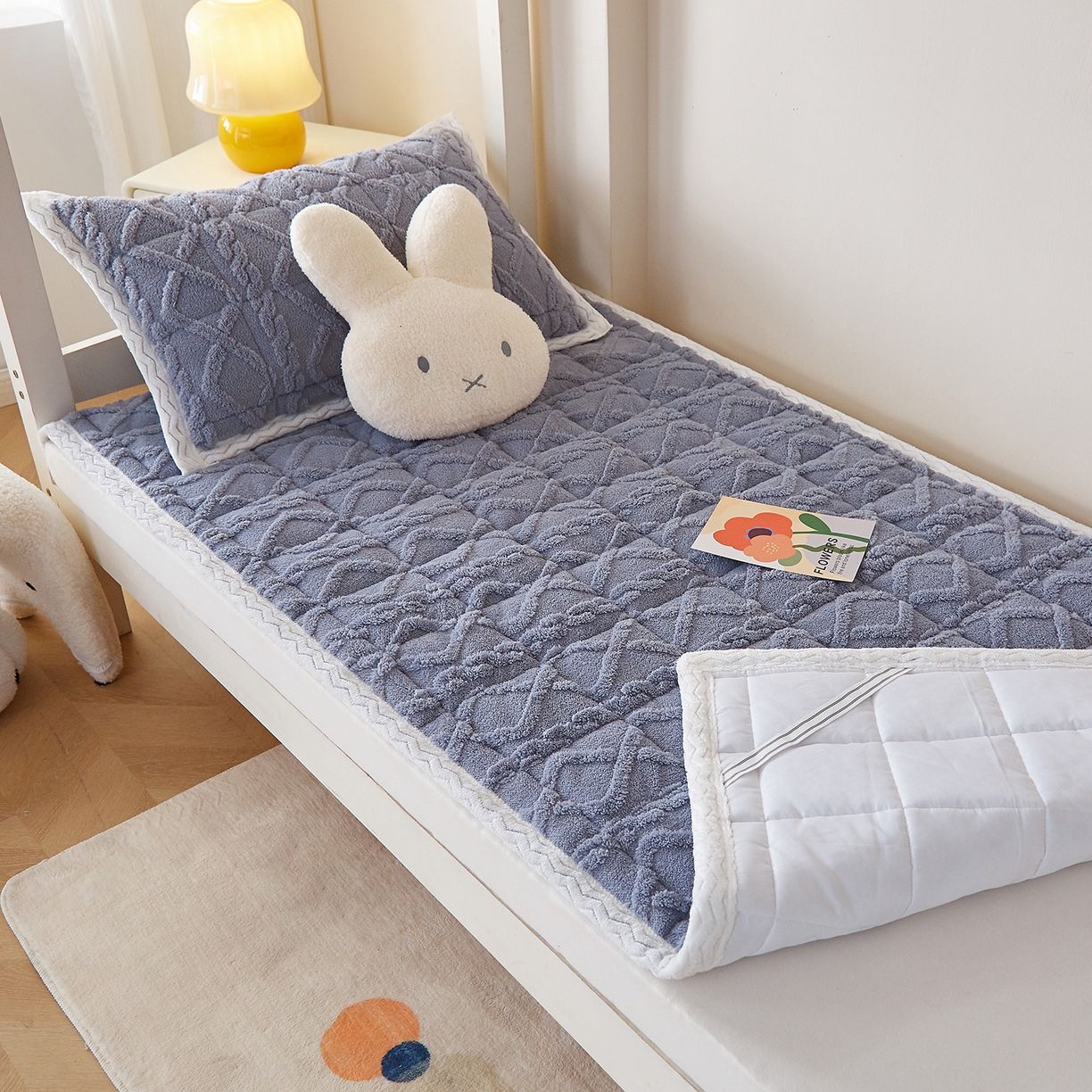 91家纺网 家纺一手货源 找家纺 月茶家纺 2026新款塔芙绒无胶棉磨毛床护垫--学生款 高级灰