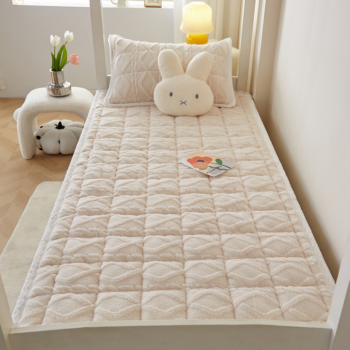 91家纺网 家纺一手货源 找家纺 月茶家纺 2026新款塔芙绒无胶棉磨毛床护垫--学生款 奶油白