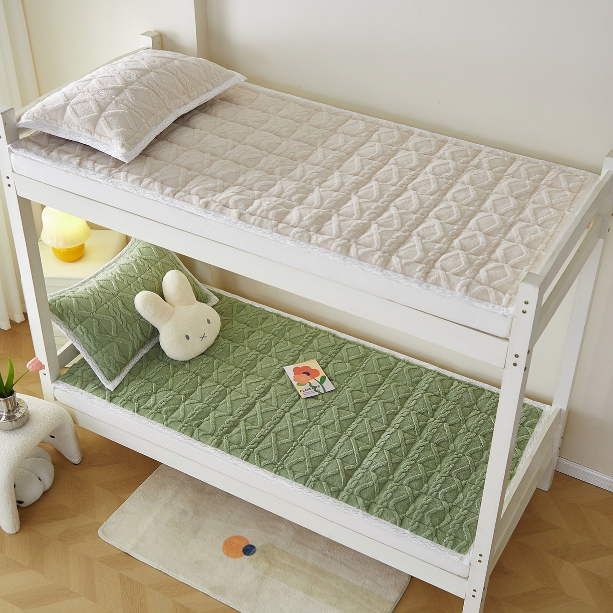 91家纺网 家纺一手货源 找家纺 月茶家纺 2026新款塔芙绒无胶棉磨毛床护垫--学生款 奶油白