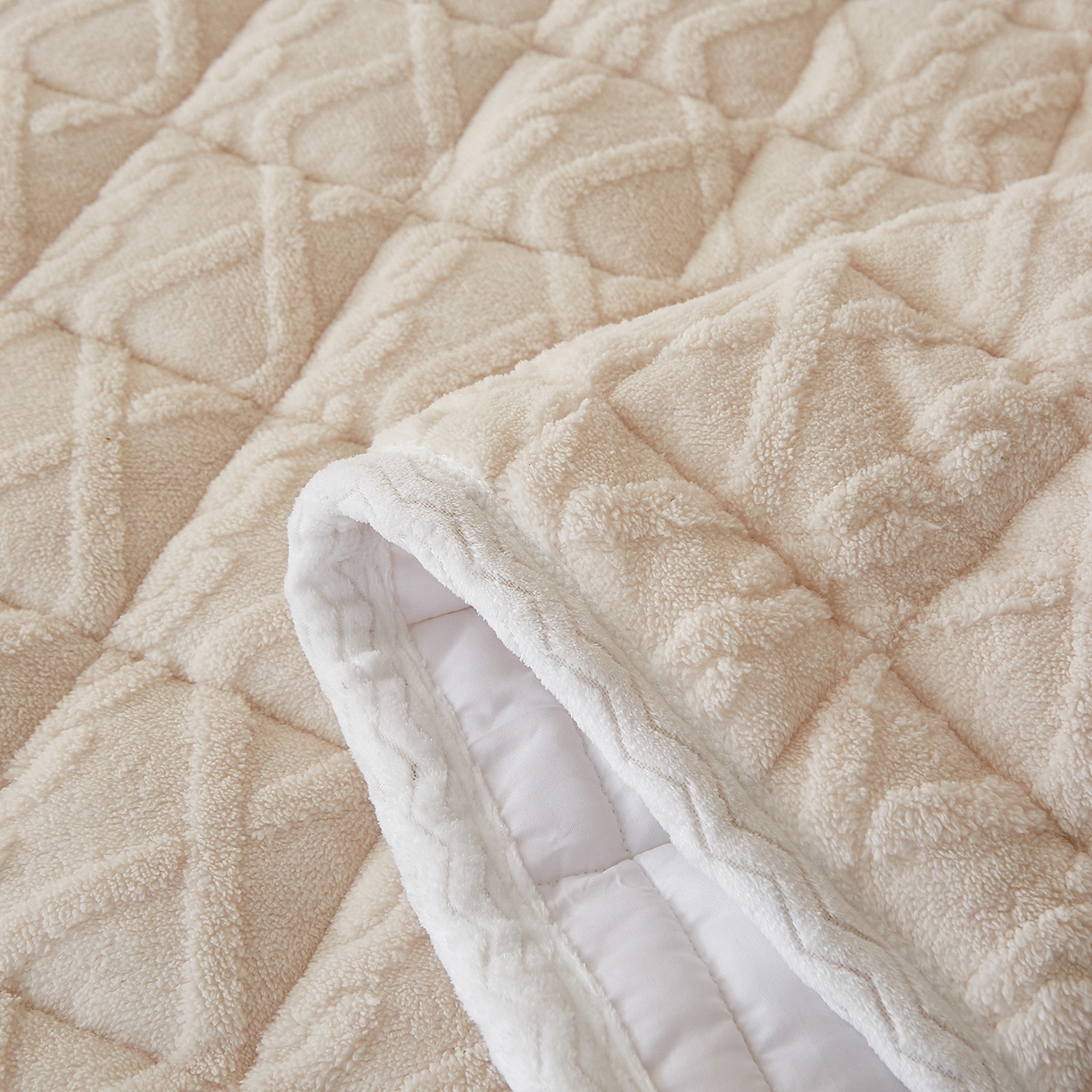 91家纺网 家纺一手货源 找家纺 月茶家纺 2026新款塔芙绒无胶棉磨毛床护垫--学生款 奶油白