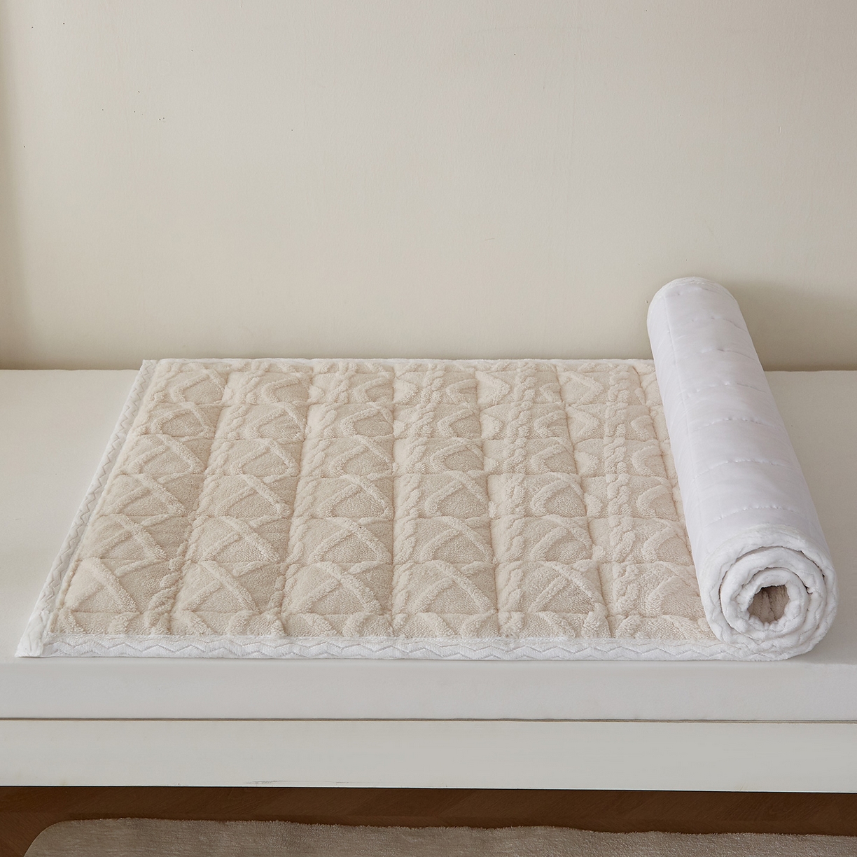 91家纺网 家纺一手货源 找家纺 月茶家纺 2026新款塔芙绒无胶棉磨毛床护垫--学生款 奶油白