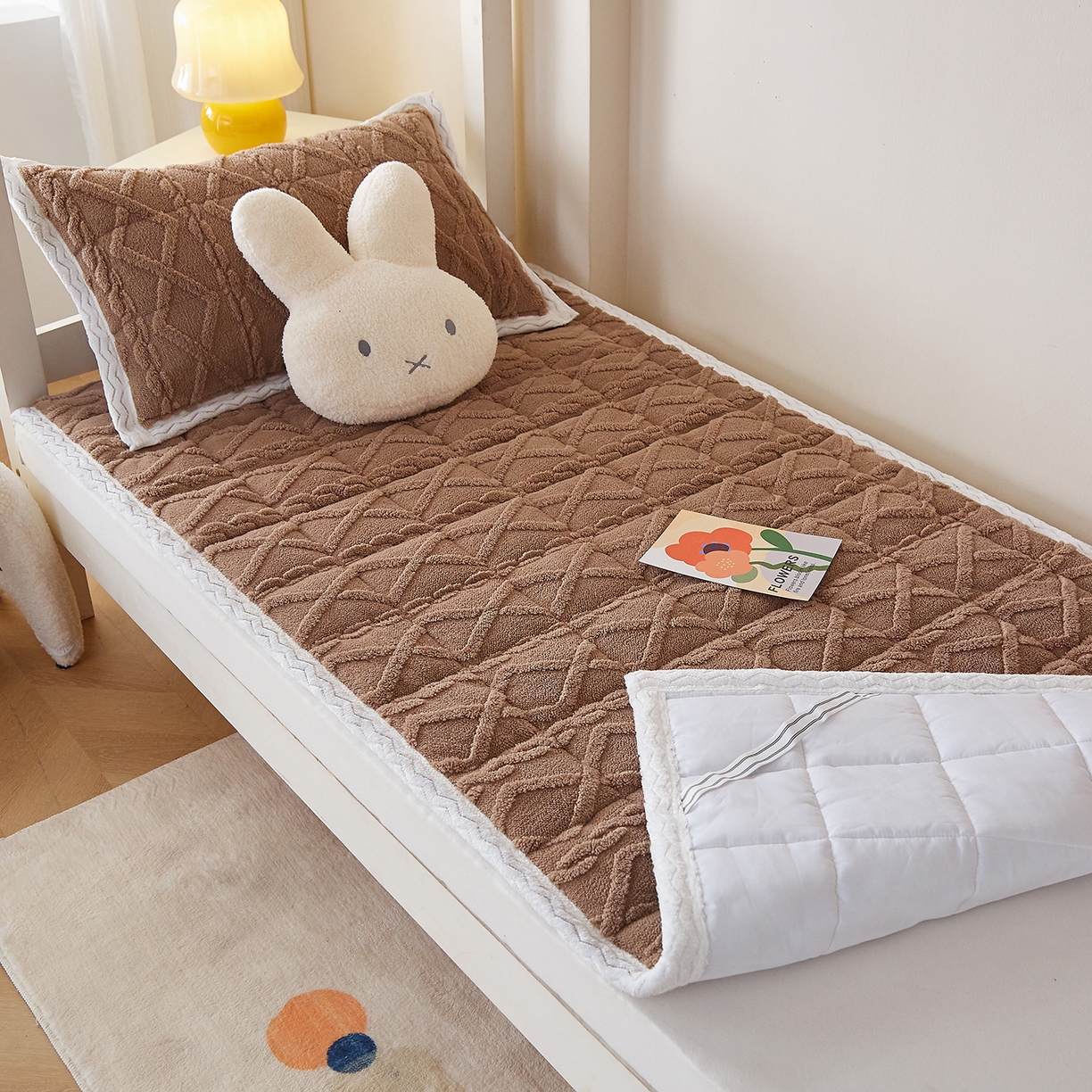 91家纺网 家纺一手货源 找家纺 月茶家纺 2026新款塔芙绒无胶棉磨毛床护垫--学生款 奶油咖