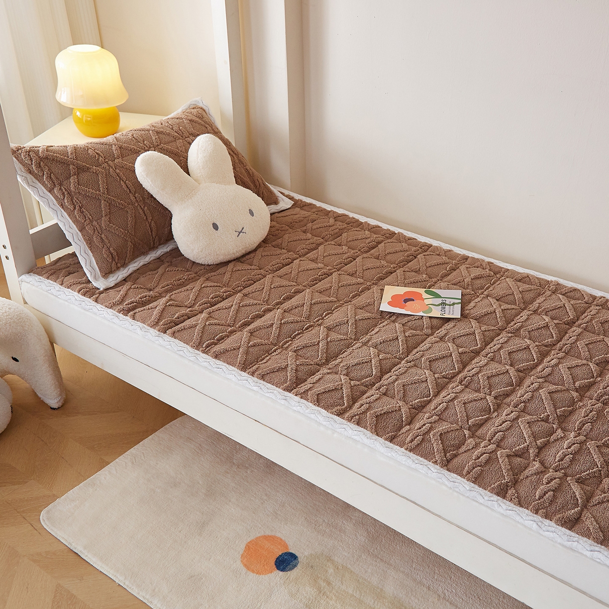 91家纺网 家纺一手货源 找家纺 月茶家纺 2026新款塔芙绒无胶棉磨毛床护垫--学生款 奶油咖