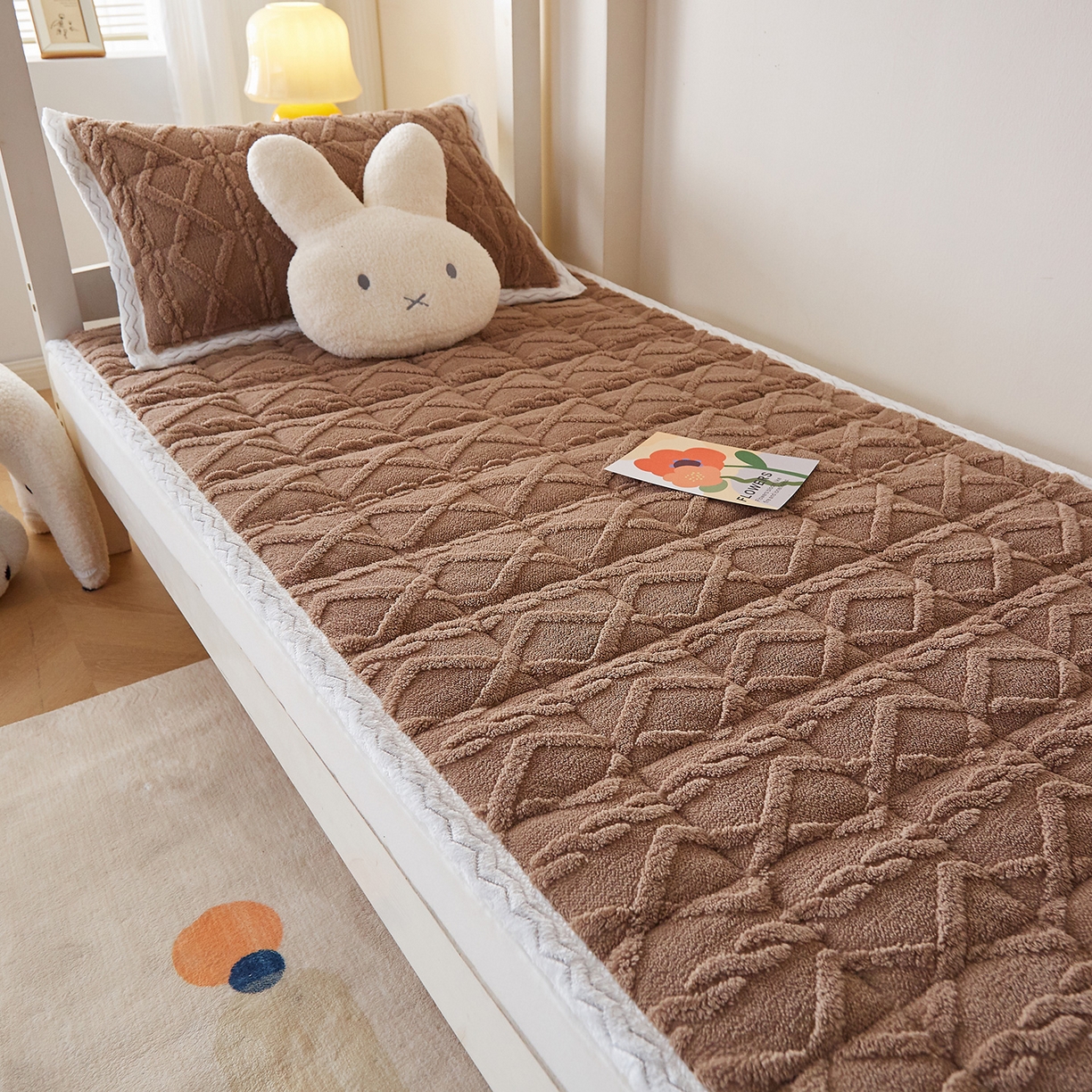 91家纺网 家纺一手货源 找家纺 月茶家纺 2026新款塔芙绒无胶棉磨毛床护垫--学生款 奶油咖