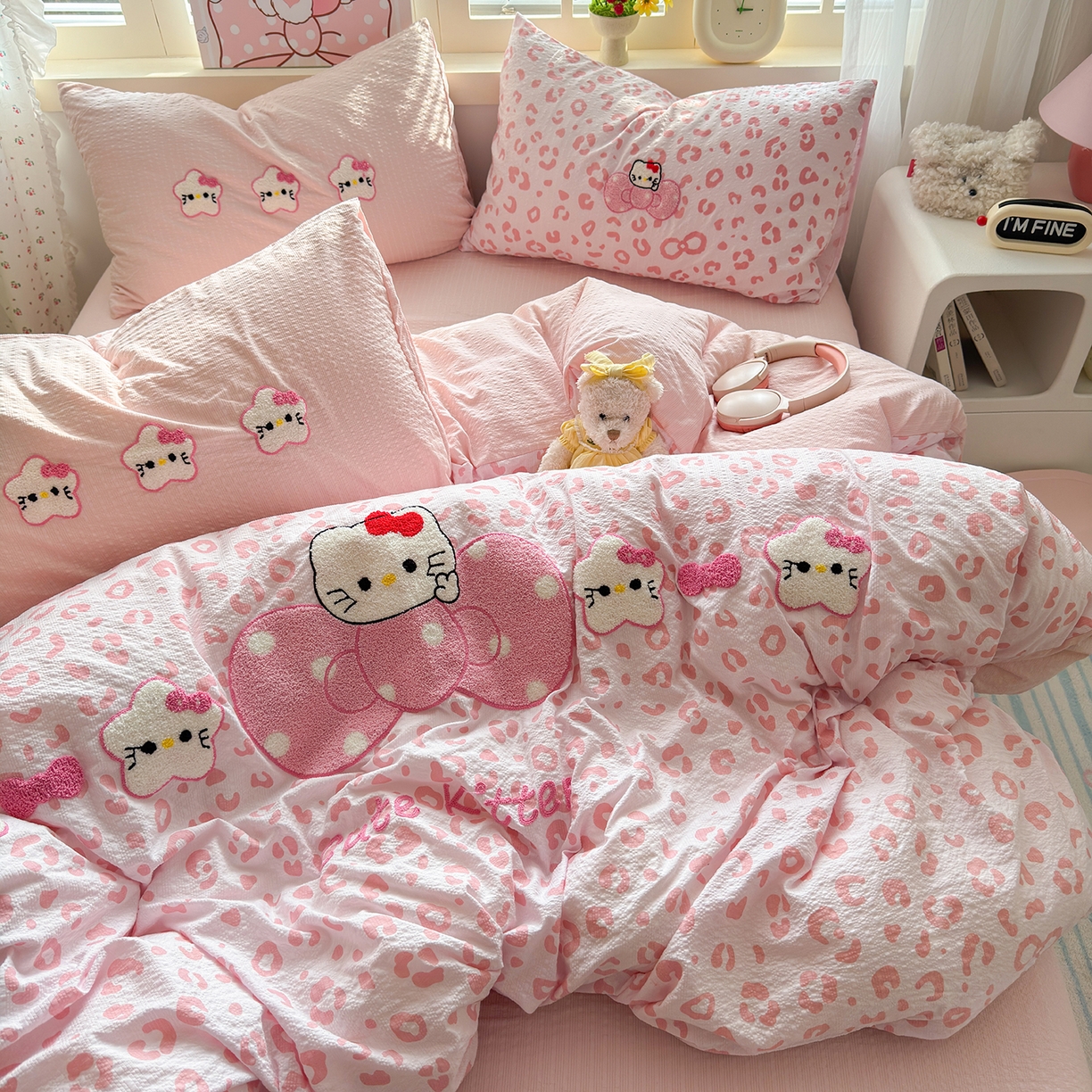 91家纺网 家纺一手货源 找家纺 优承佳生活馆 2026新款高克重超柔泡芙双层纱面料卡通毛巾绣三件套四件套单被套系列 蝴蝶结粉kt