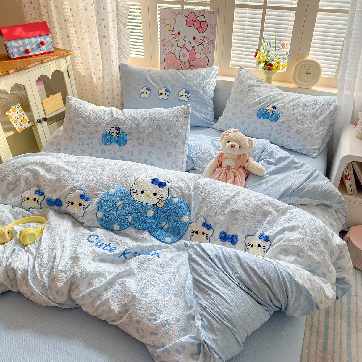 91家纺网 家纺一手货源 找家纺 优承佳生活馆 2026新款高克重超柔泡芙双层纱面料卡通毛巾绣三件套四件套单被套系列 蝴蝶结蓝kt