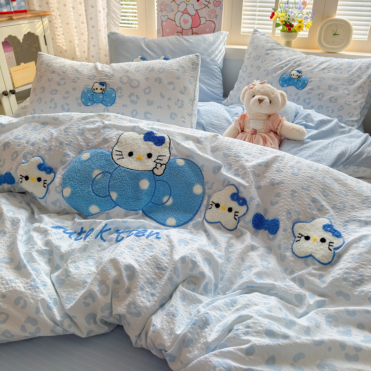 91家纺网 家纺一手货源 找家纺 优承佳生活馆 2026新款高克重超柔泡芙双层纱面料卡通毛巾绣三件套四件套单被套系列 蝴蝶结蓝kt