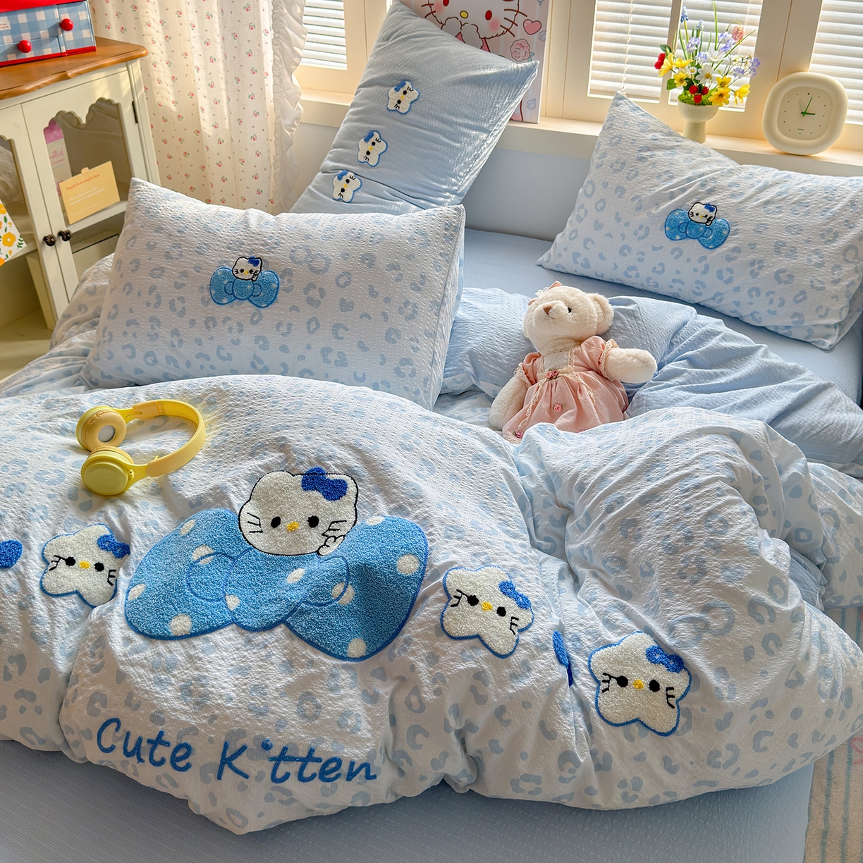 91家纺网 家纺一手货源 找家纺 优承佳生活馆 2026新款高克重超柔泡芙双层纱面料卡通毛巾绣三件套四件套单被套系列 蝴蝶结蓝kt