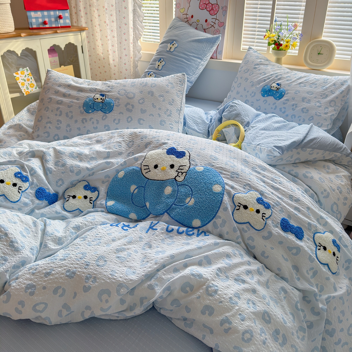 91家纺网 家纺一手货源 找家纺 优承佳生活馆 2026新款高克重超柔泡芙双层纱面料卡通毛巾绣三件套四件套单被套系列 蝴蝶结蓝kt