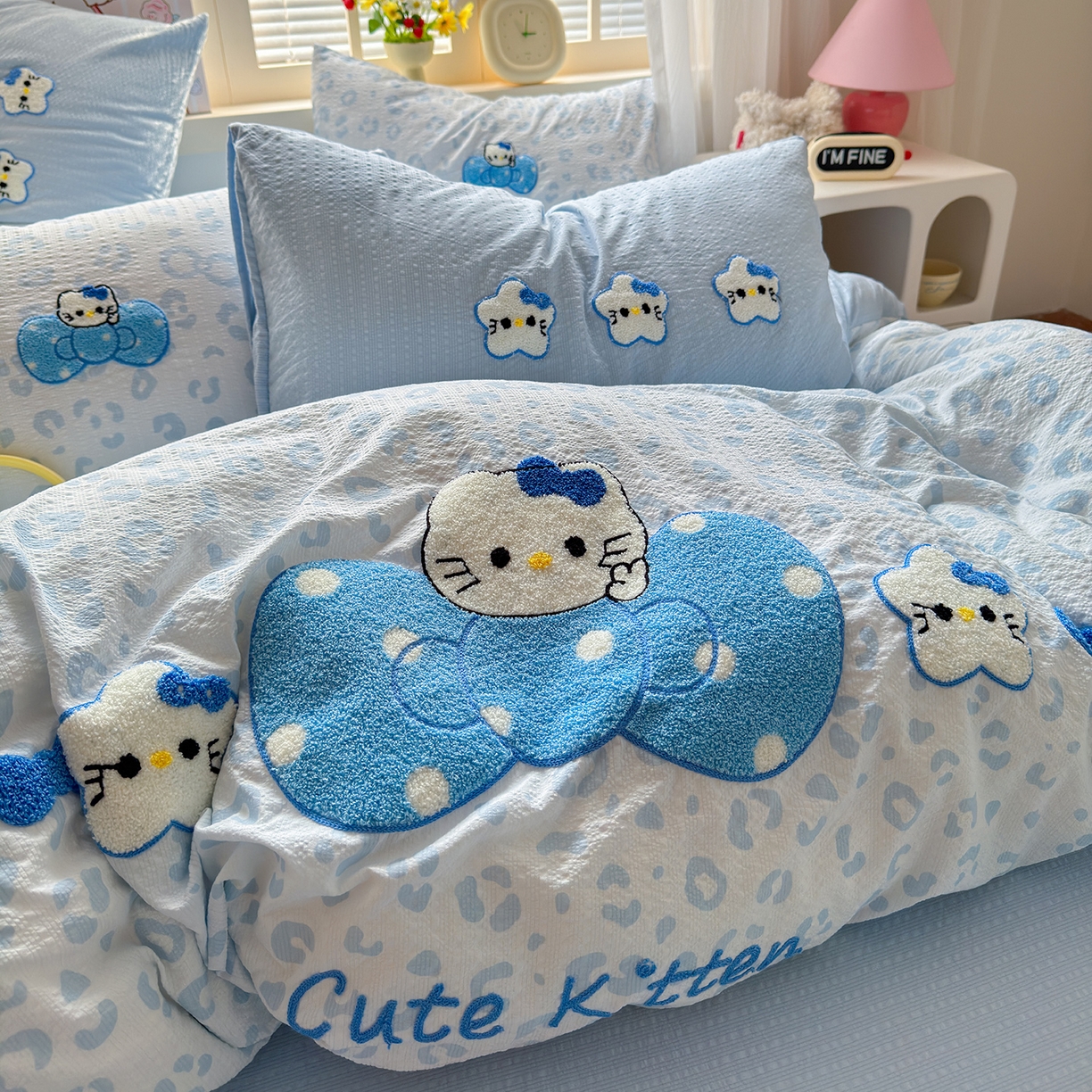 91家纺网 家纺一手货源 找家纺 优承佳生活馆 2026新款高克重超柔泡芙双层纱面料卡通毛巾绣三件套四件套单被套系列 蝴蝶结蓝kt