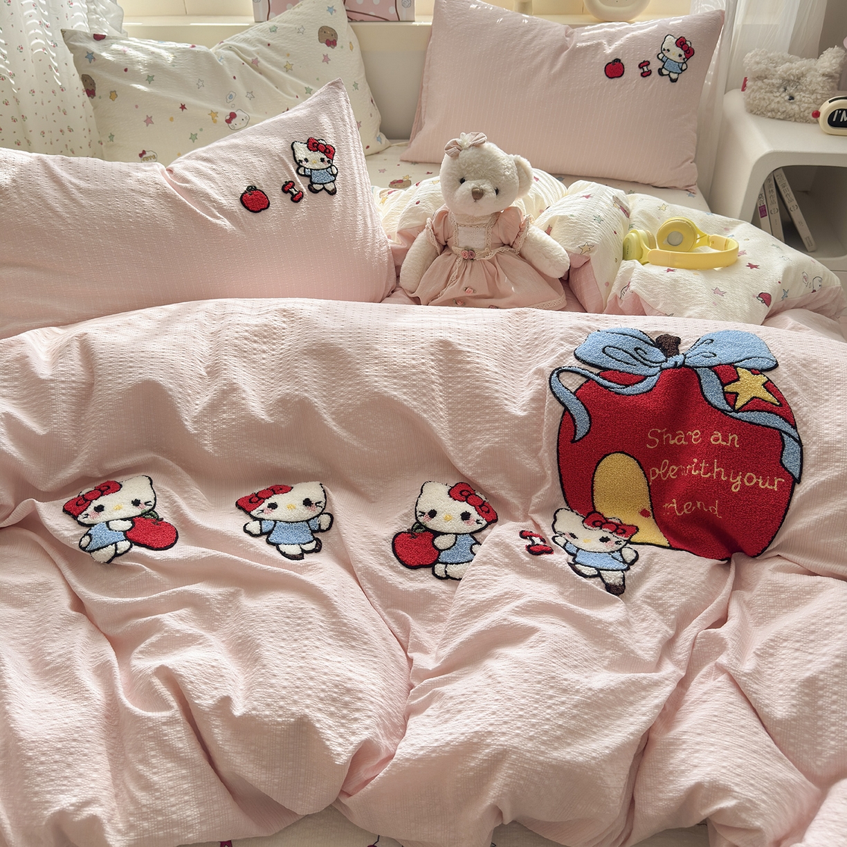 91家纺网 家纺一手货源 找家纺 优承佳生活馆 2026新款高克重超柔泡芙双层纱面料卡通毛巾绣三件套四件套单被套系列 礼物kt