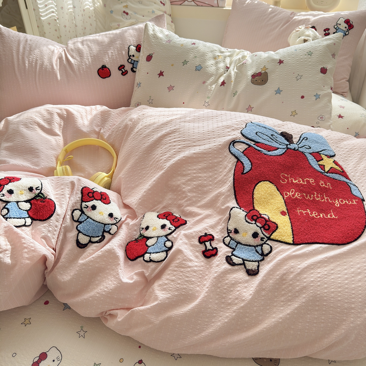 91家纺网 家纺一手货源 找家纺 优承佳生活馆 2026新款高克重超柔泡芙双层纱面料卡通毛巾绣三件套四件套单被套系列 礼物kt