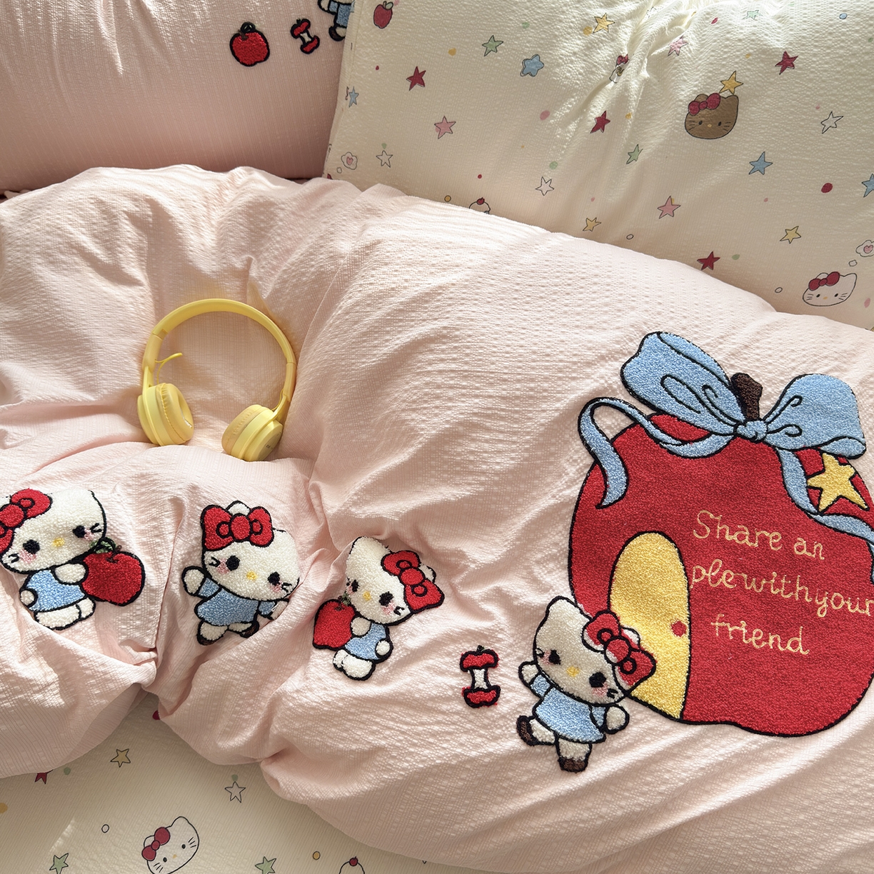 91家纺网 家纺一手货源 找家纺 优承佳生活馆 2026新款高克重超柔泡芙双层纱面料卡通毛巾绣三件套四件套单被套系列 礼物kt