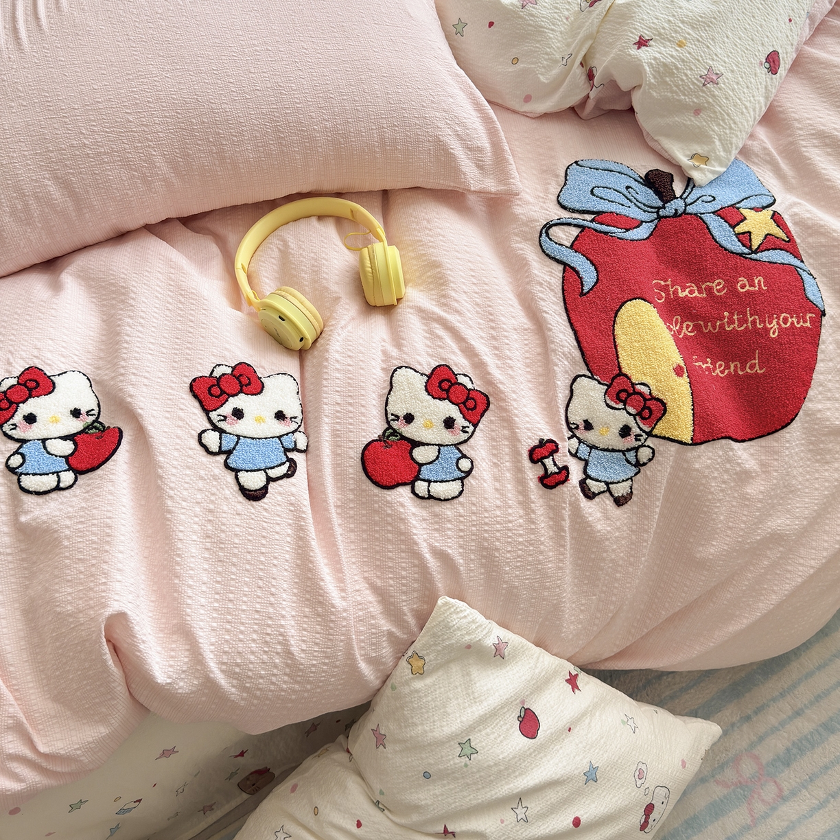 91家纺网 家纺一手货源 找家纺 优承佳生活馆 2026新款高克重超柔泡芙双层纱面料卡通毛巾绣三件套四件套单被套系列 礼物kt