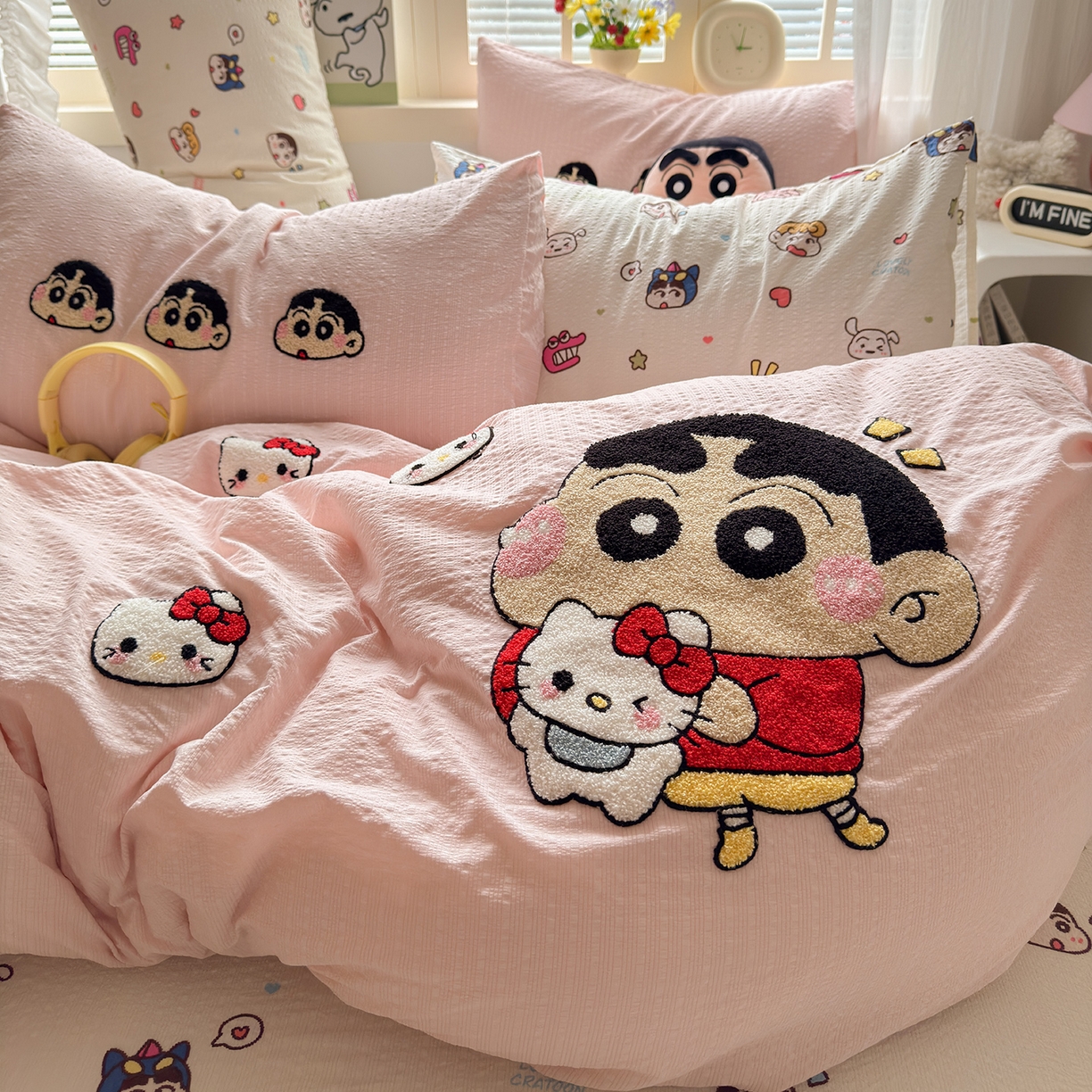 91家纺网 家纺一手货源 找家纺 优承佳生活馆 2026新款高克重超柔泡芙双层纱面料卡通毛巾绣三件套四件套单被套系列 萌萌小新